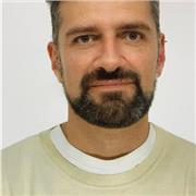 Soy una persona responsable con paciencia y empatia. Creo que podría encajar bien con gente joven